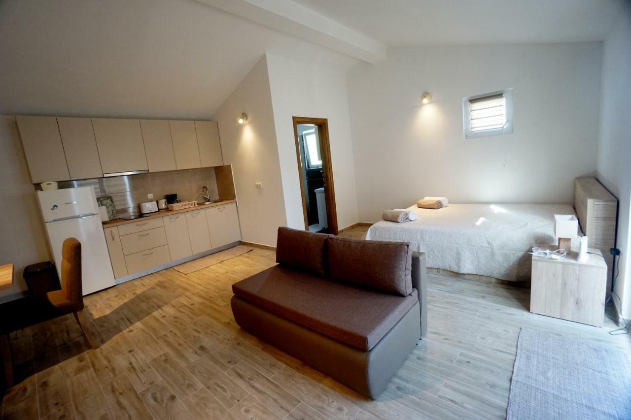 Apartments Sanja Jezera Luaran gambar